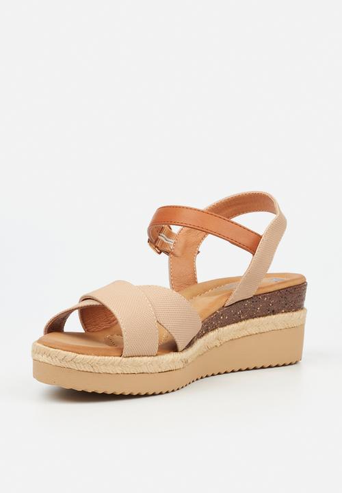 Butterfly Feet - Tammy 1 wedge heel - beige