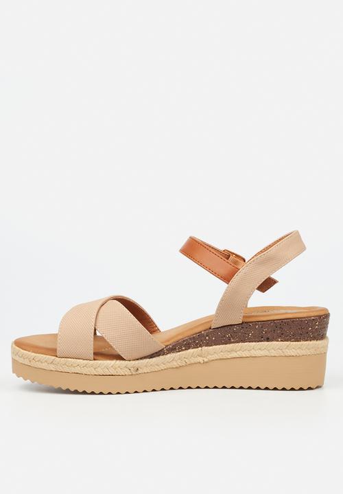 Butterfly Feet - Tammy 1 wedge heel - beige