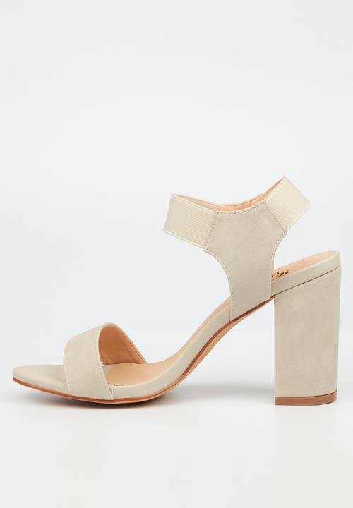 Butterfly Feet - Kaila 1 block heel - beige