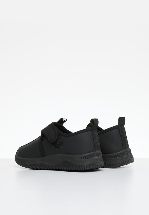 SOVIET - K roman - black mono
