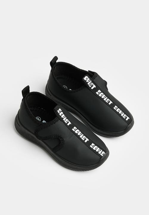 SOVIET - K roman - black mono