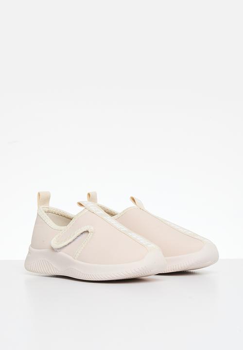 SOVIET - K roman - beige mono