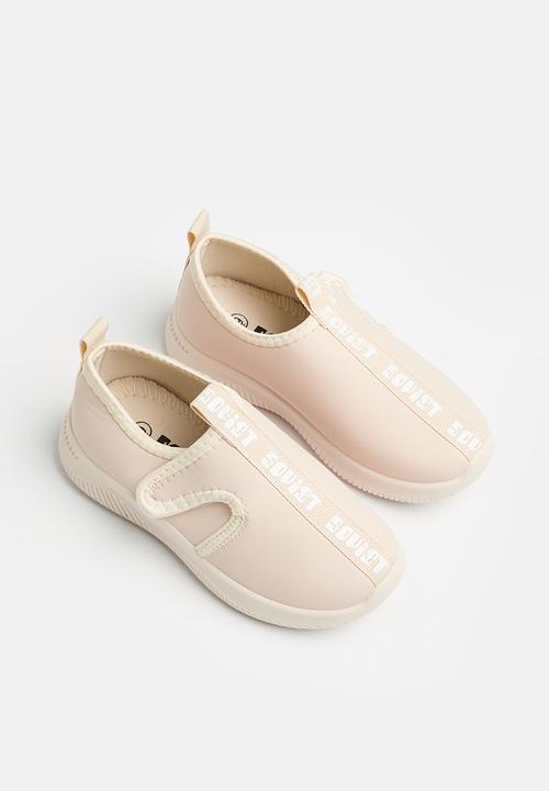 SOVIET - K roman - beige mono