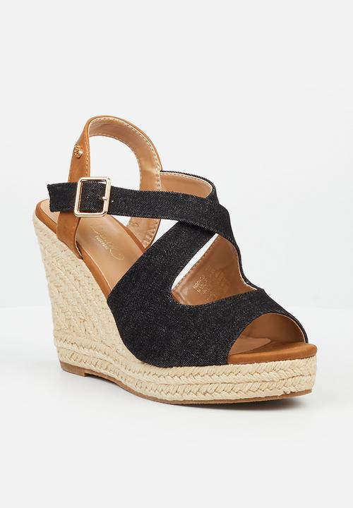 Miss Black - Hooked 4 wedge heel - black