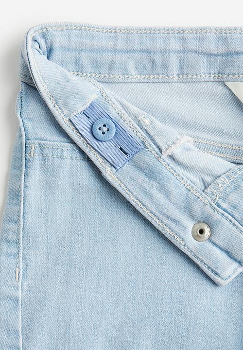 H&M - Superstretch denim shorts - light denim blue