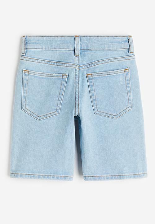 H&M - Relaxed fit denim shorts - light denim blue trashed 