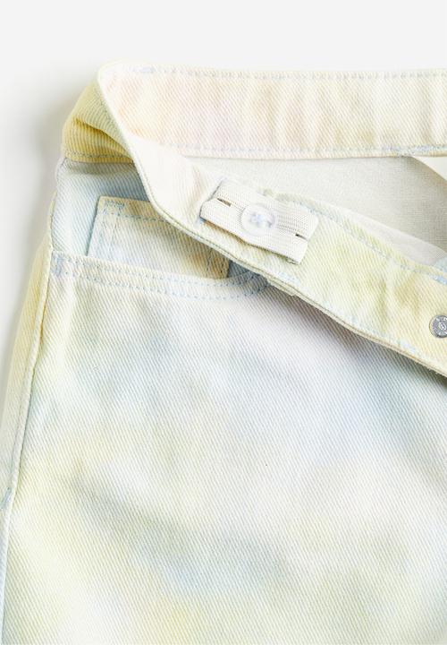 H&M - Relaxed fit high shorts - light yellow light blue 
