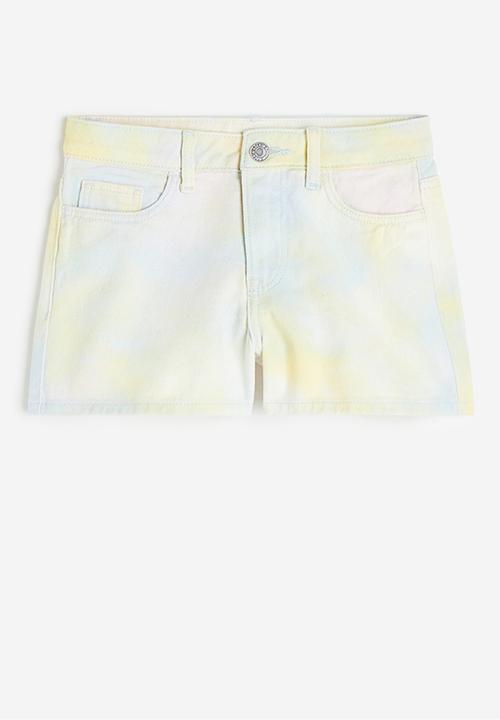 H&M - Relaxed fit high shorts - light yellow light blue 
