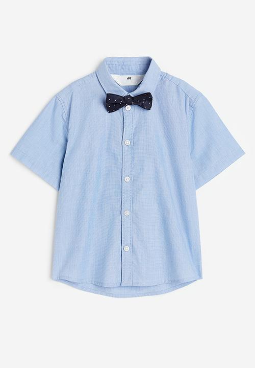 H&M - Shirt and bow tie - light blue spotted