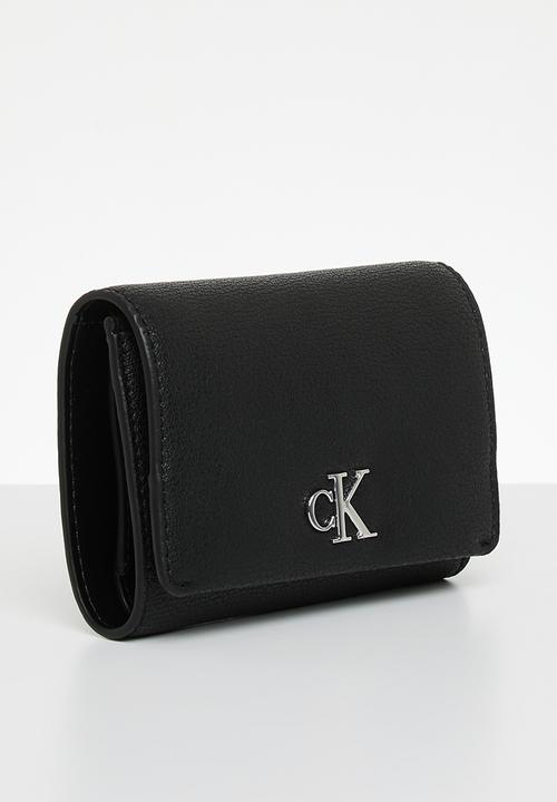 Calvin Klein - Minimal monogram med trifold - black