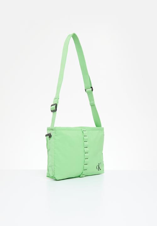 Calvin Klein - Cinched crossbody24 - neptunes wave