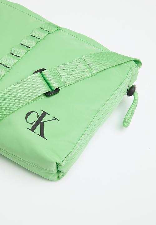 Calvin Klein - Cinched crossbody24 - neptunes wave