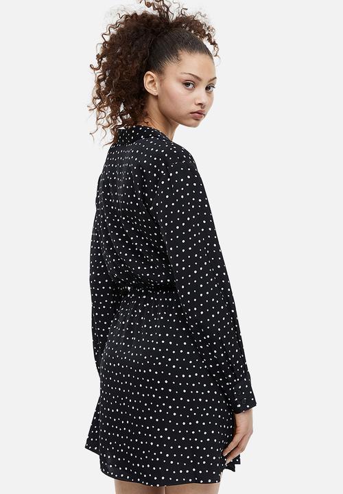 H&M - Satin wrap shirt dress - black spotted