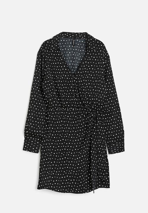 H&M - Satin wrap shirt dress - black spotted