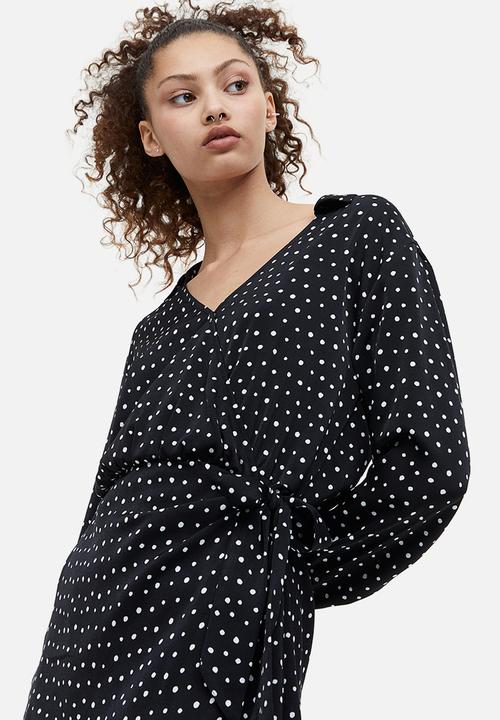 H&M - Satin wrap shirt dress - black spotted
