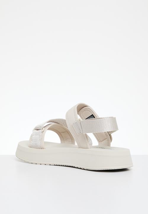 Calvin Klein - Prefresato sandal badge - eggshell