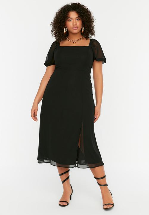 Trendyol - Plus squared neck midi dress - black