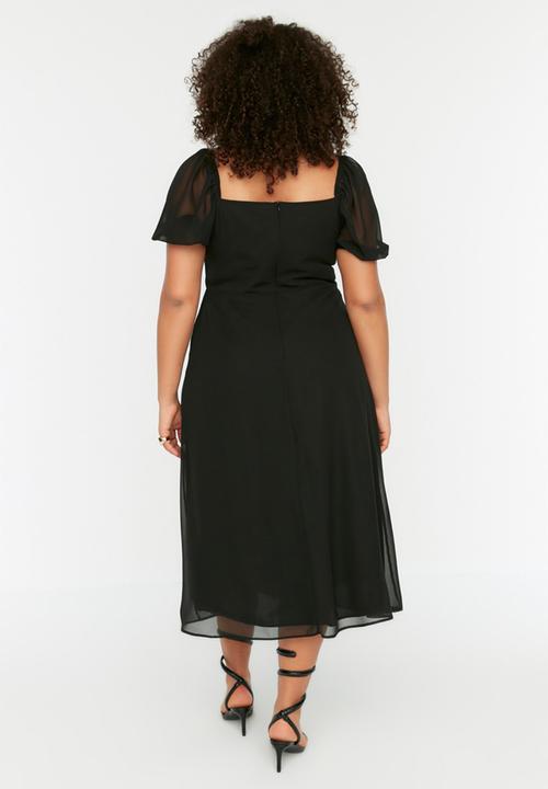 Trendyol - Plus squared neck midi dress - black