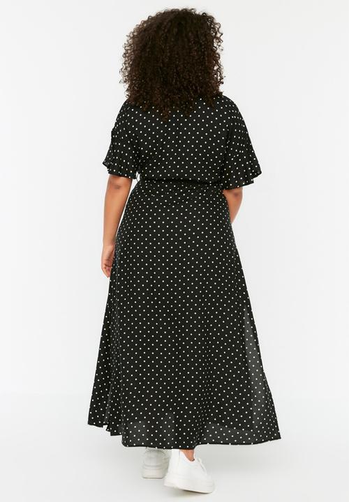 Trendyol - Plus polka dot maxi dress - black