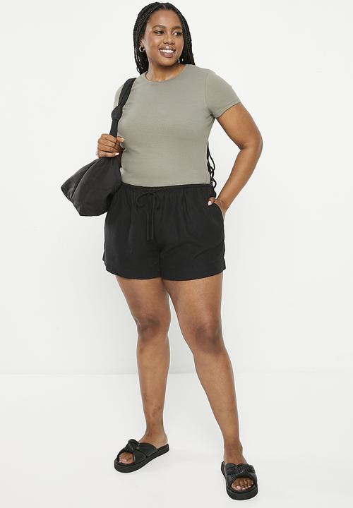 Cotton On - Plus haven short - black