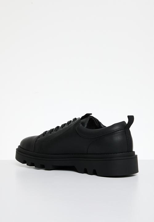 MAZERATA - Vinchey 32 nubuck - black