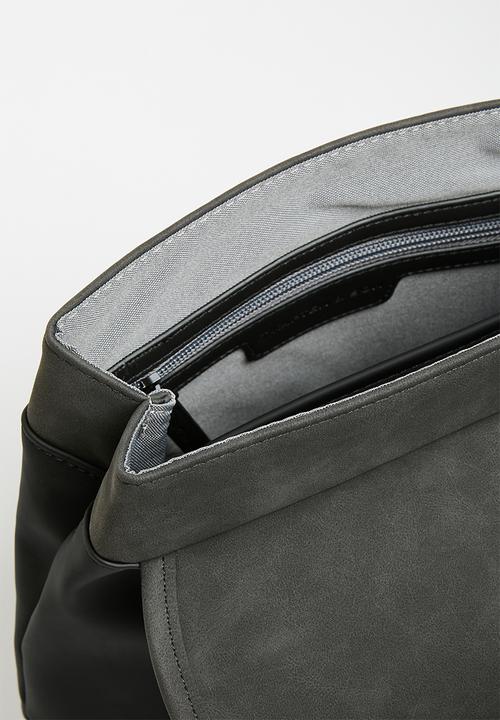 Kapten & Son - Copenhagen - all black