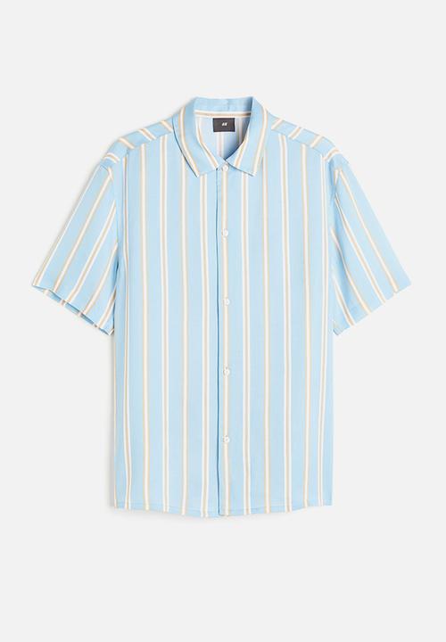H&M - Regular fit short-sleeved lyocell shirt - light blue / striped 