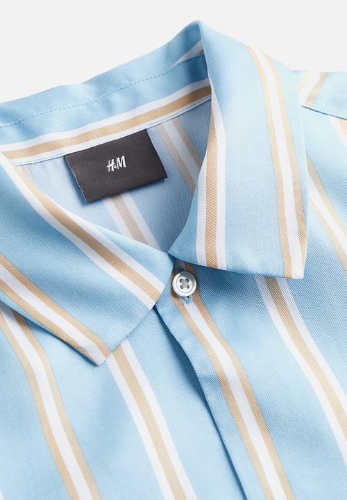 H&M - Regular fit short-sleeved lyocell shirt - light blue / striped 