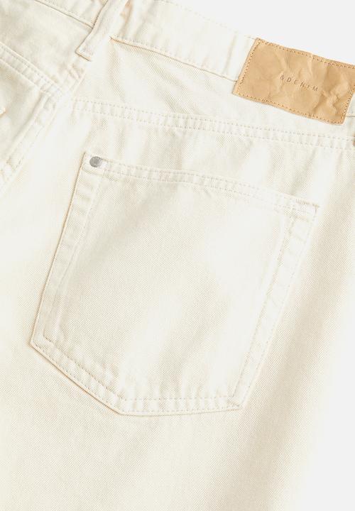 H&M - Curvy fit bermuda baggy low denim shorts - cream