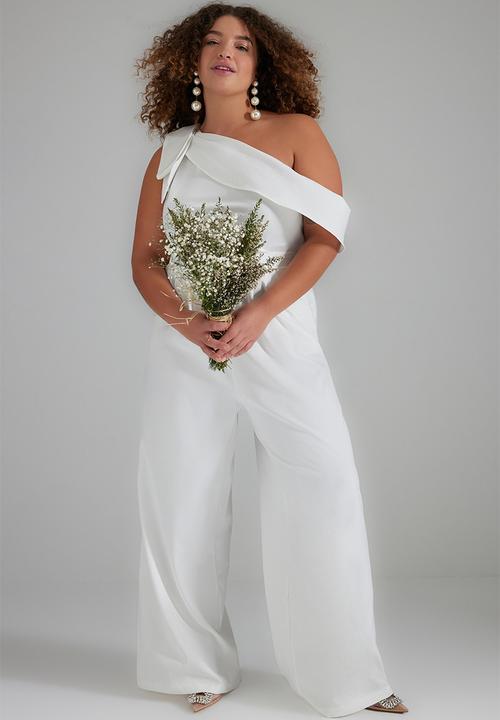 Trendyol - Plus off shoulder jumpsuit - white