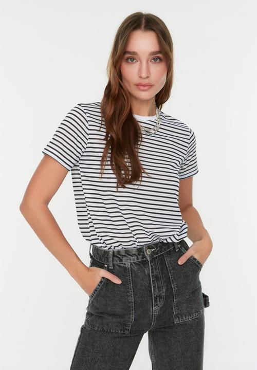 Trendyol - Regular stripe tee - black & white 