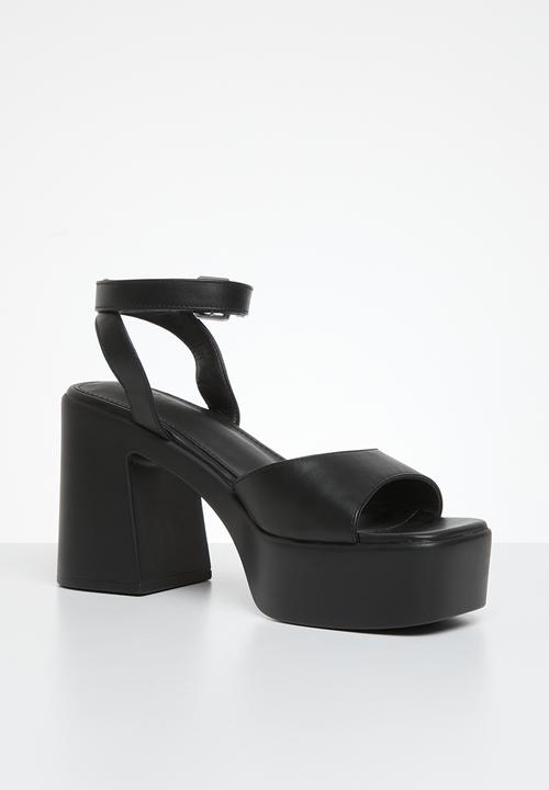 Cotton On - Hanna single strap platform heel - black