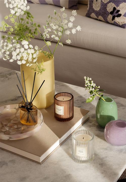 H&M - Scented candle in glass holder - light pink botanical garden 
