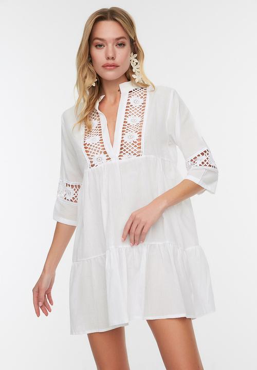 Trendyol - Mini v-neck skater beach dress - white