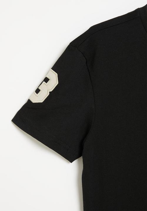 POLO - Boys numerical v neck tee - black