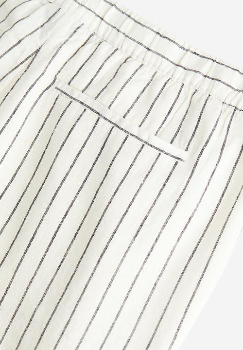 H&M - Regular fit linen-blend trousers - white pinstriped 