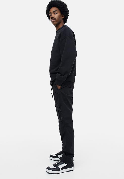 H&M - Regular fit nylon cargo trousers - black