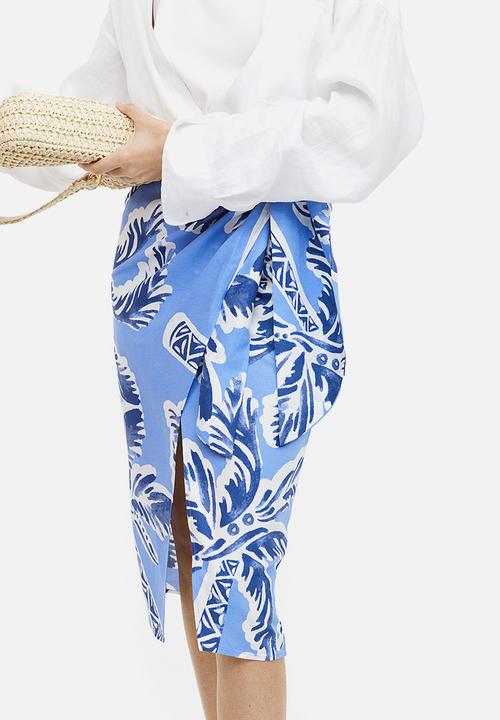 H&M - Linen-blend wrapover skirt - light blue/palm trees