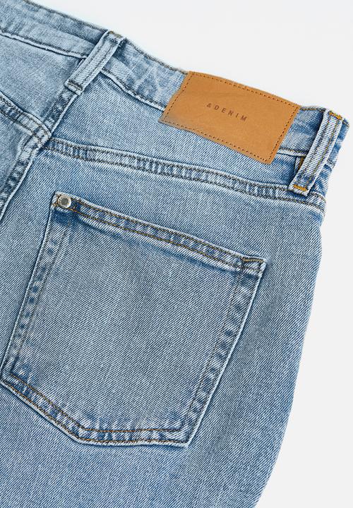 H&M - Mom fit ultra high ankle jeans - light denim blue washed