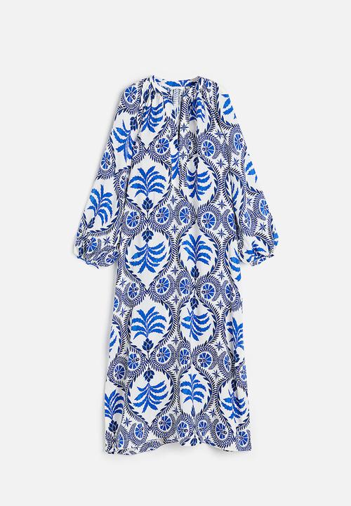 H&M - Oversized maxi dress - white & blue patterned