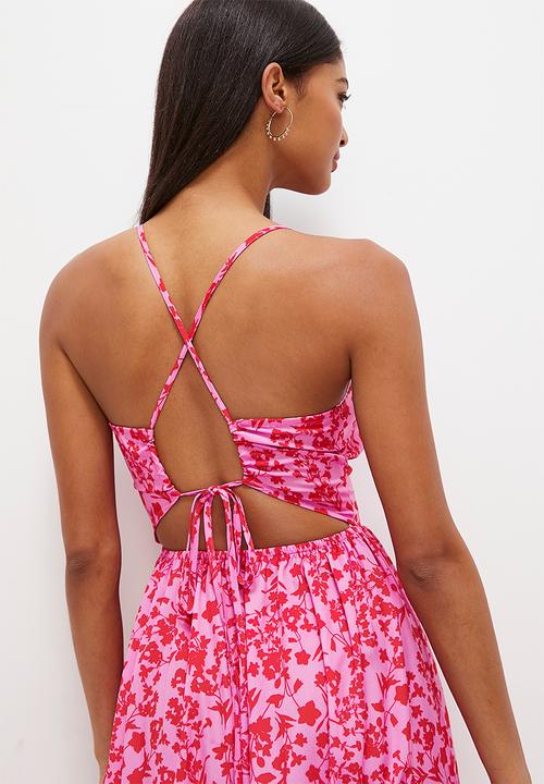 MILLA - strappy fit & flare with tier hem- red pink floral