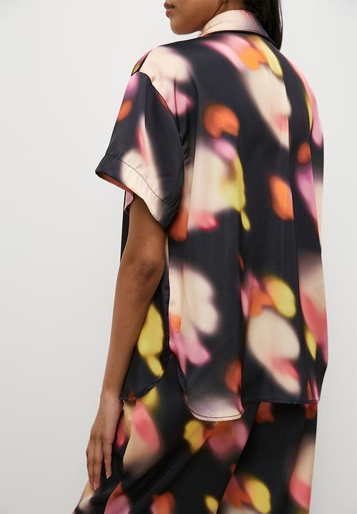 Superbalist - Printed short sleeve shirt - soft focus floral