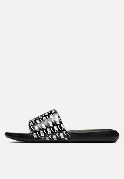 Nike - Victori One - black & white