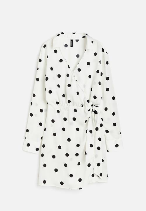H&M - Satin wrap shirt dress - white spotted 