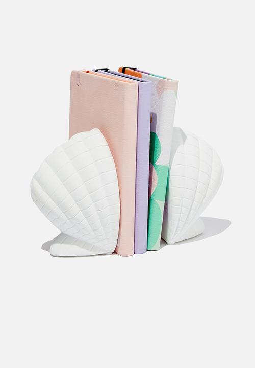 Typo - Blocked in book holder - shell