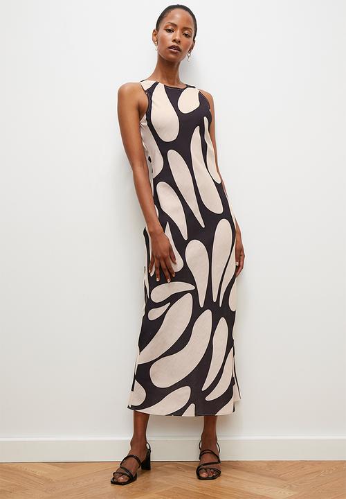 edit - Linen Blend Maxi dress with back detail - macro organic