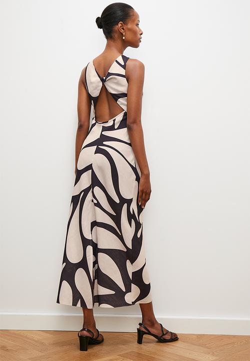 edit - Linen Blend Maxi dress with back detail - macro organic