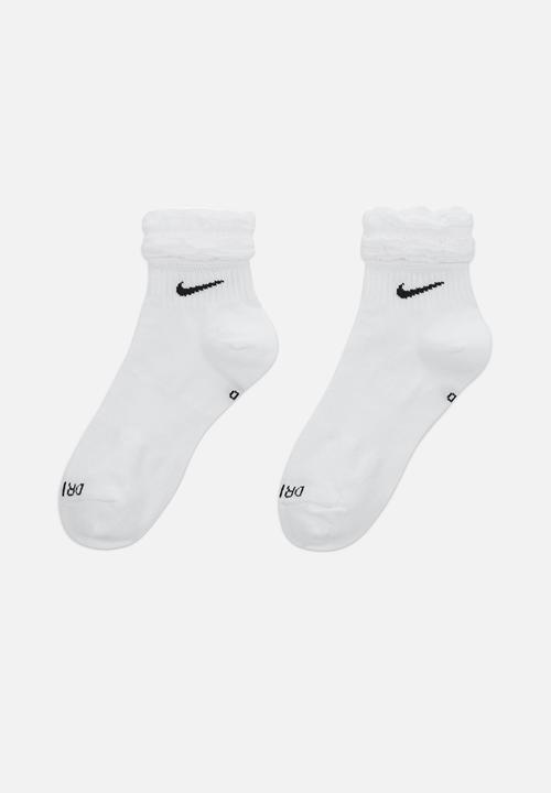 Nike - Nike everyday training ankle socks - white & black