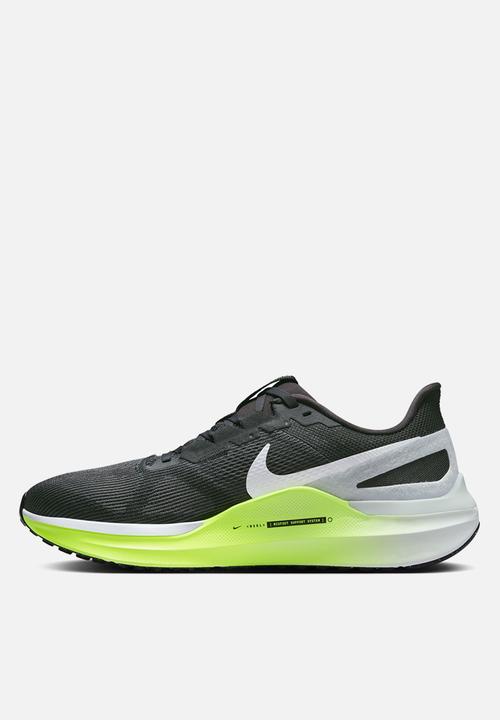 Nike - Structure 25