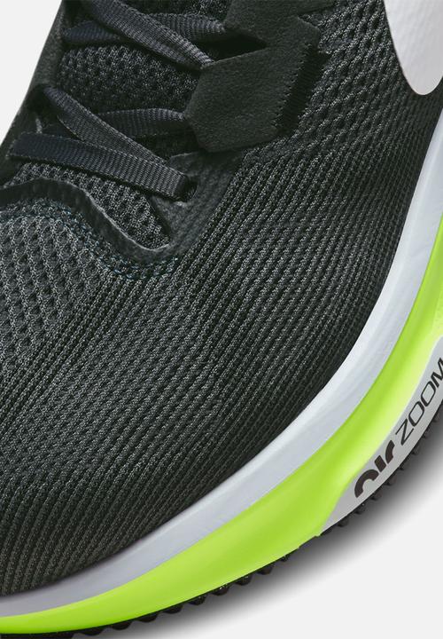 Nike - Structure 25